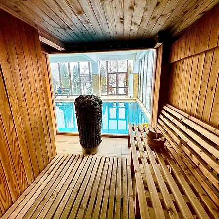 Casa Lazaroiu 3* Curtea de Argeş